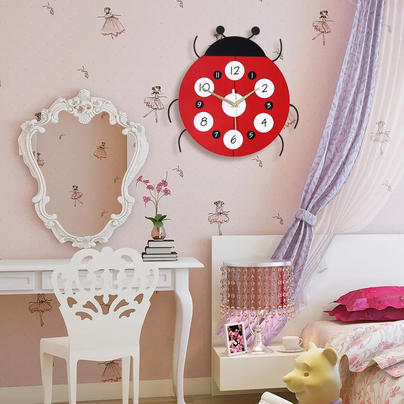 Uğur böceği saatler oturma odası duvar saati basit ve şık sessiz saat çocuk yatak odası duvar saati